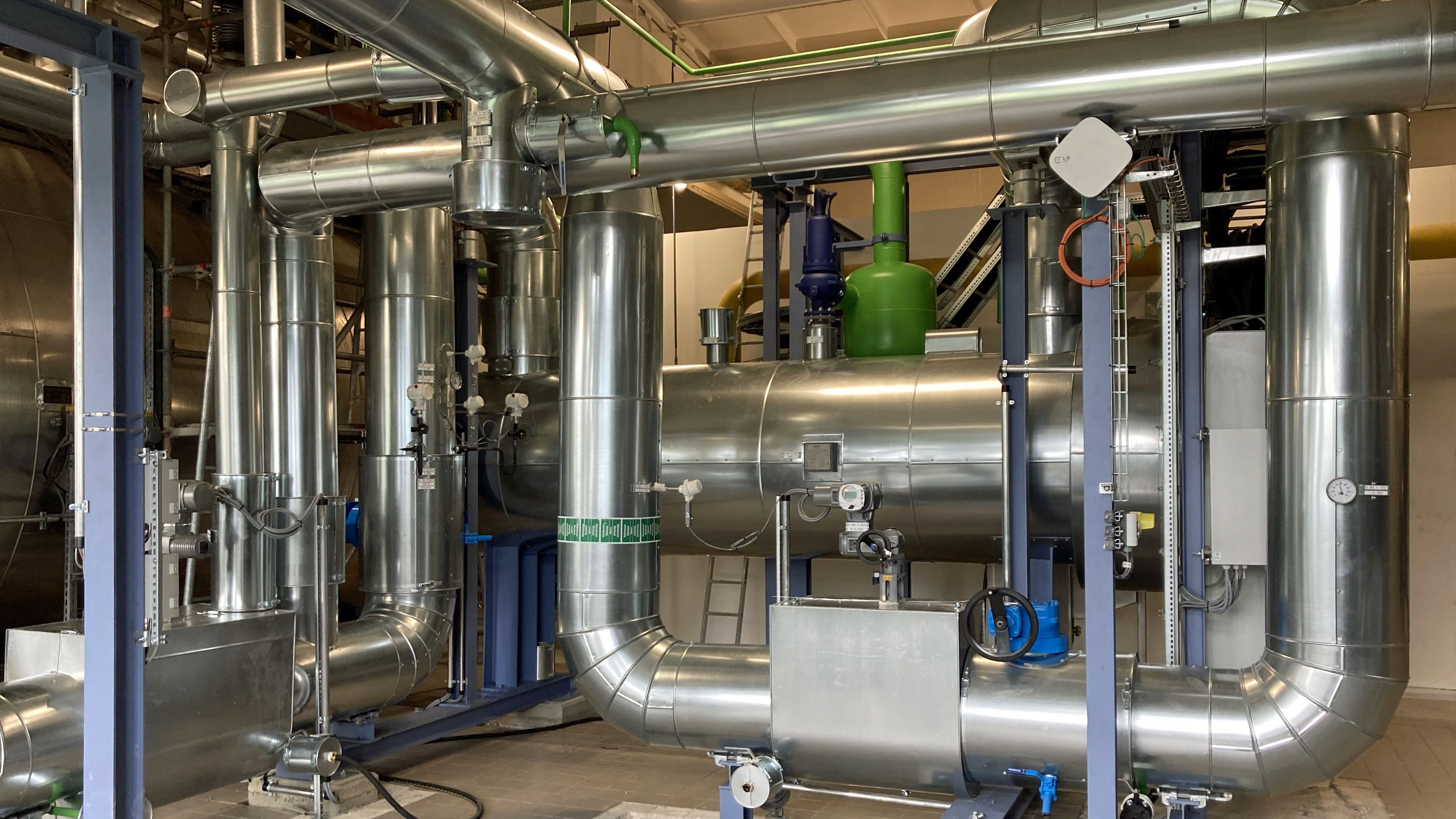 Starke Referenz: In Leipzig haben wir eine 10 Megawatt große Power-to-Heat Anlage installiert Starke Referenz: In Leipzig haben wir eine 10 Megawatt große Power-to-Heat Anlage installiert